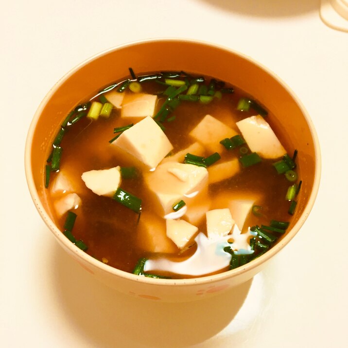 豆腐と小ネギの味噌汁(基本の味噌汁)